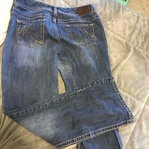 Maurice’s regular length size 11/12